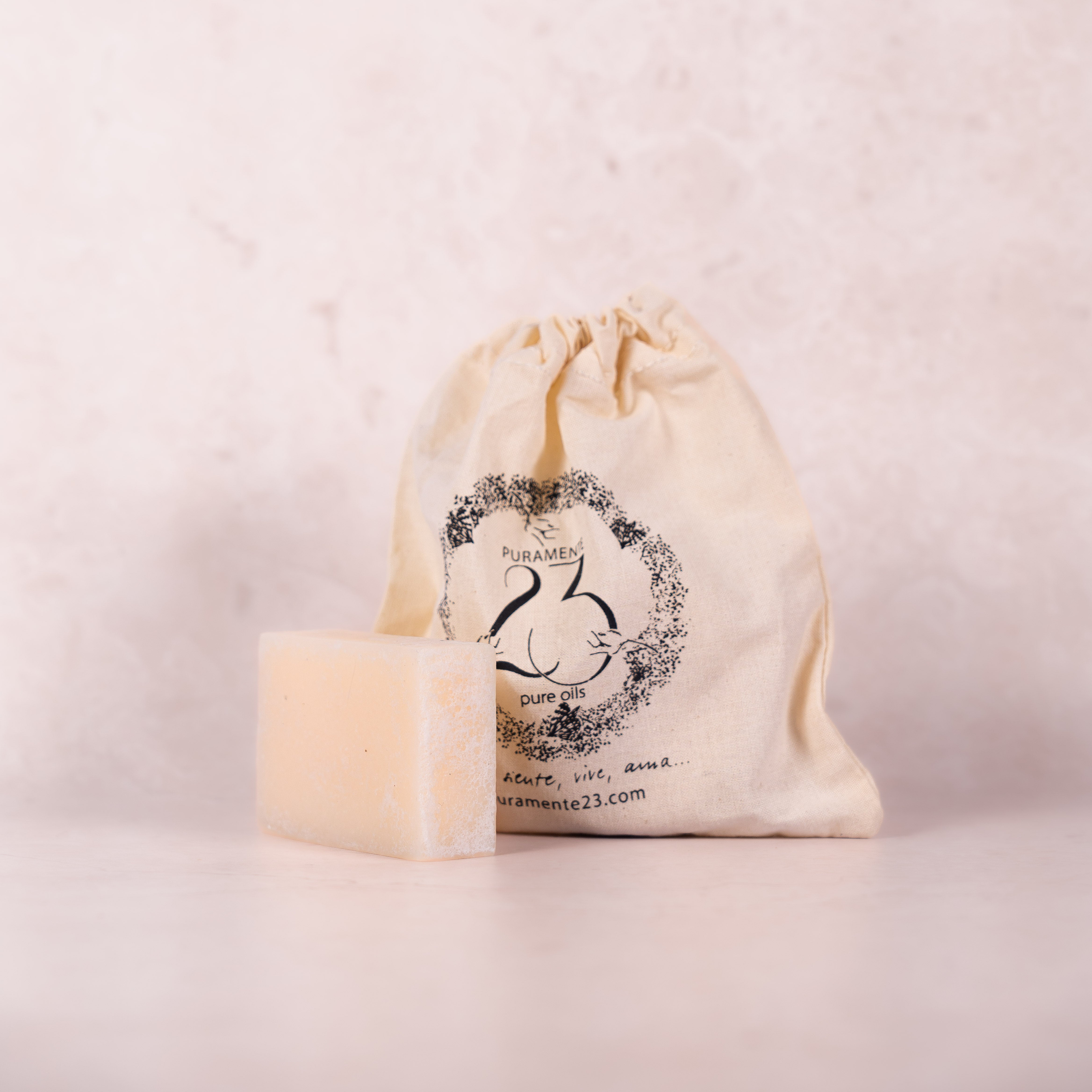 Jabón artesanal con aceite de almendras dulces para piel sensible – Puramente 23