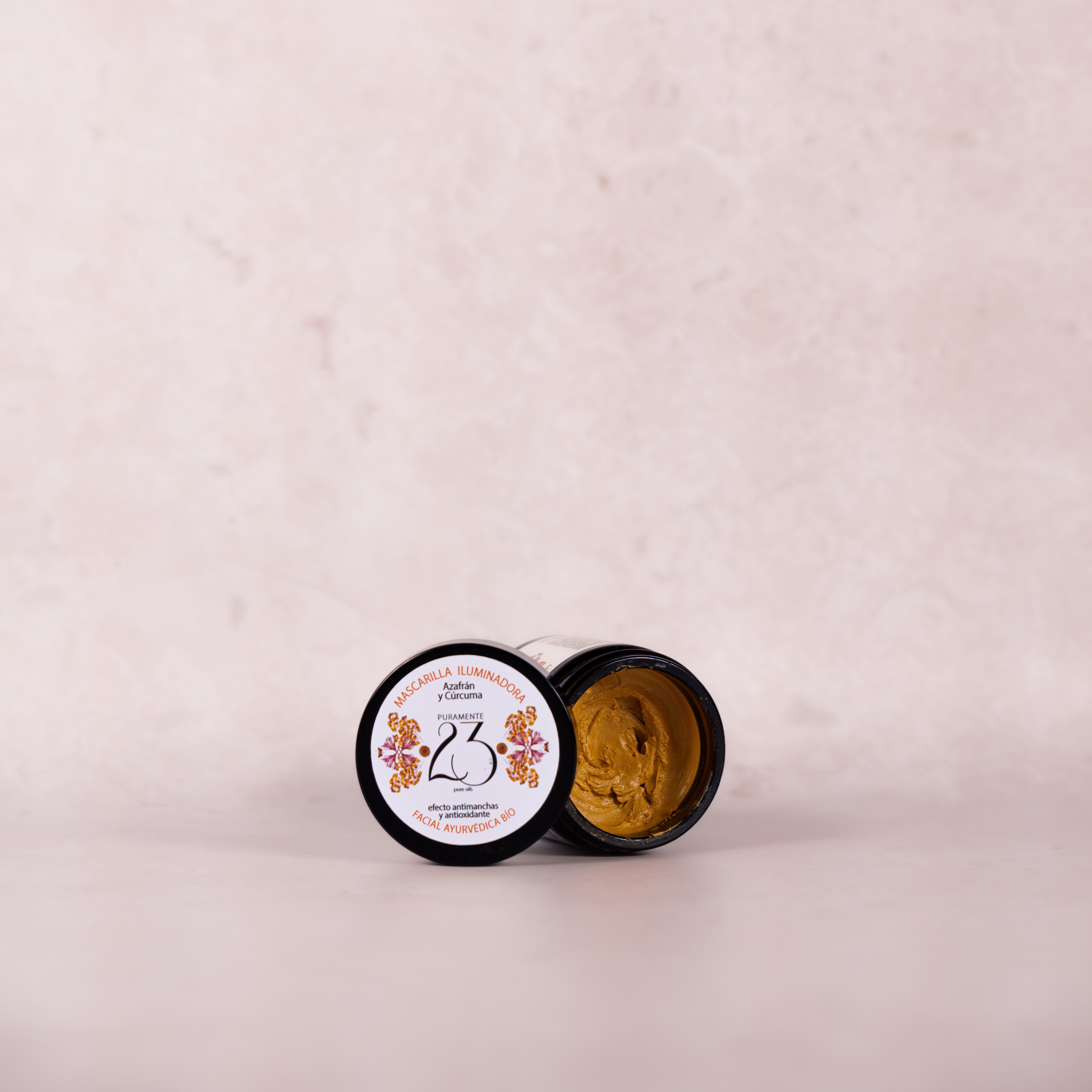 Mascarilla facial iluminadora natural con cúrcuma y azafrán – Puramente 23