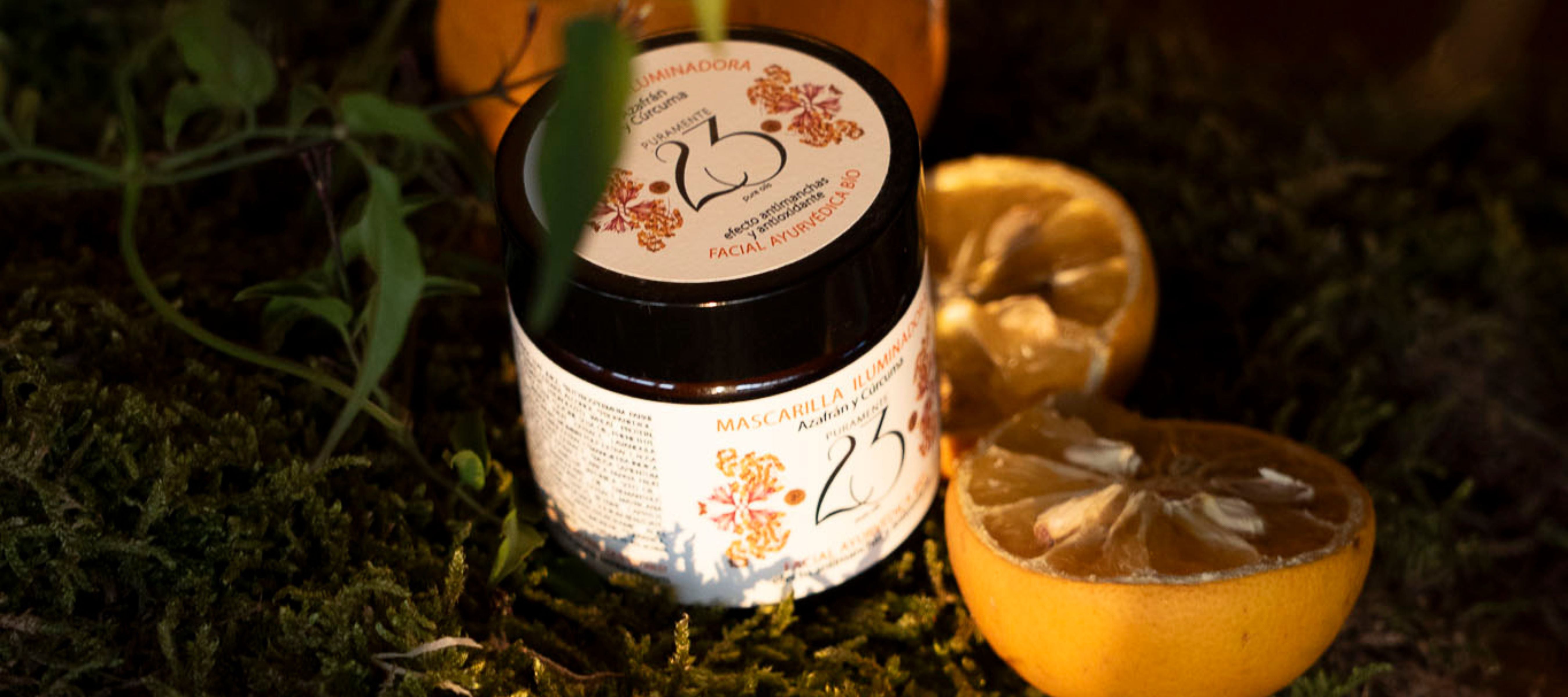 Mascarilla iluminadora de azafrán y cúrcuma de Puramente23